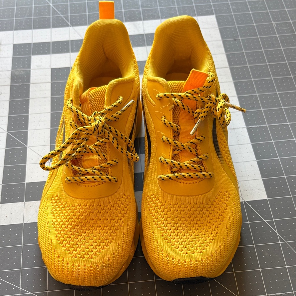 Women’s Oregon Duck sneakers